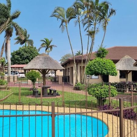 Gecko Inn Richards Bay Exterior photo